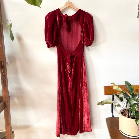 Reformation Livia Velvet dress - Picture 7 of 10